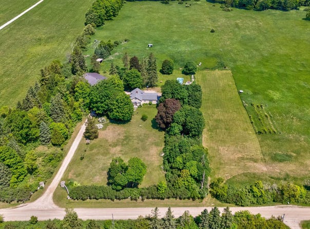 16406 18th Road, Garden, MI 49835
