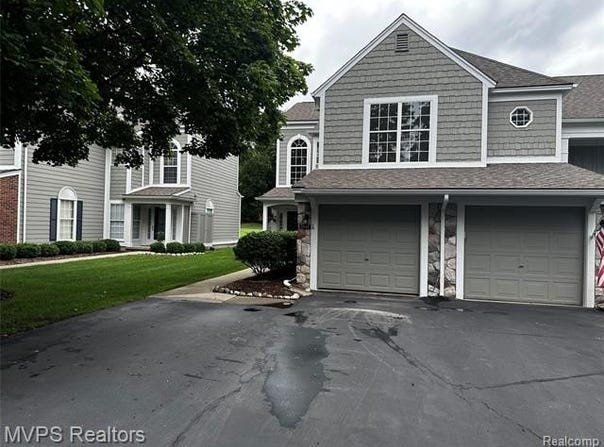 1945 Eagle Pointe, Bloomfield Twp, MI 48304
