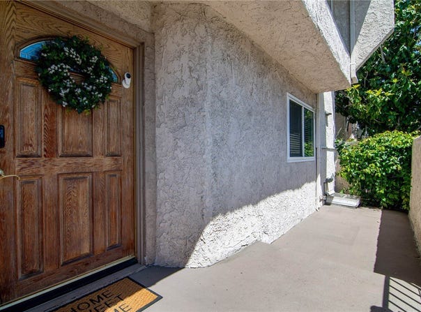 5401 Zelzah, Encino, CA 91316
