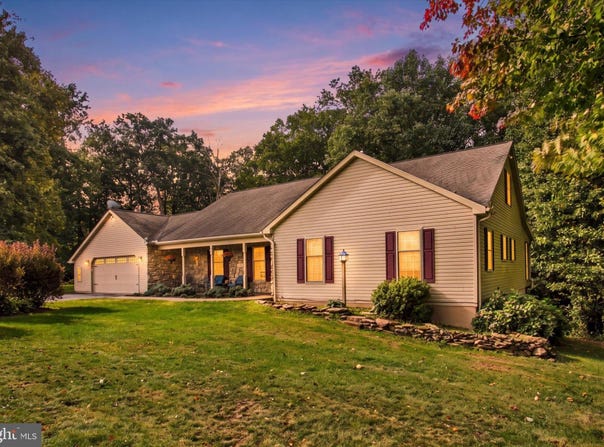 27 SERENITY Lane, BROGUE, PA 17309
