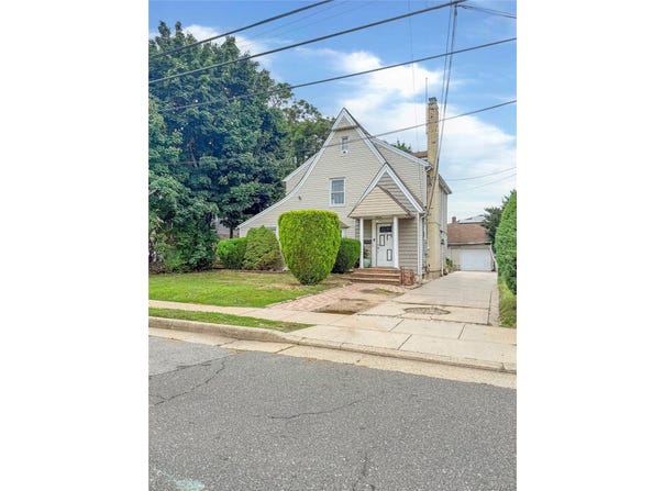 117 Warner Avenue, Hempstead, NY 11550