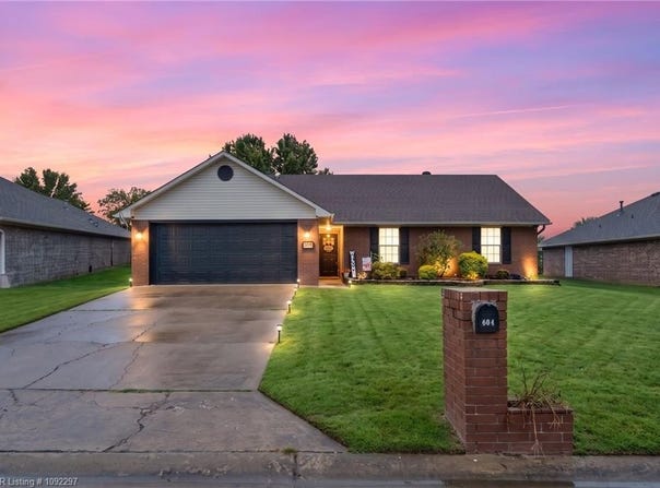 604 Nikolas ST, Lavaca, AR 72941