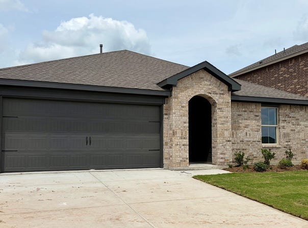 204 Van Horn Drive, Terrell, TX 75160