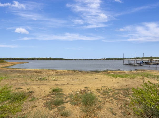 445 Lakeside Drive, Bowie, TX 76230