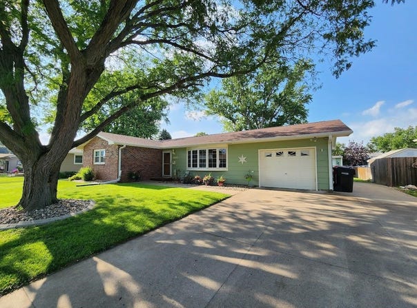 600 Burgess, Yankton, SD 57078