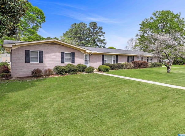 202 ELWYN AVENUE, CLANTON, AL 35045