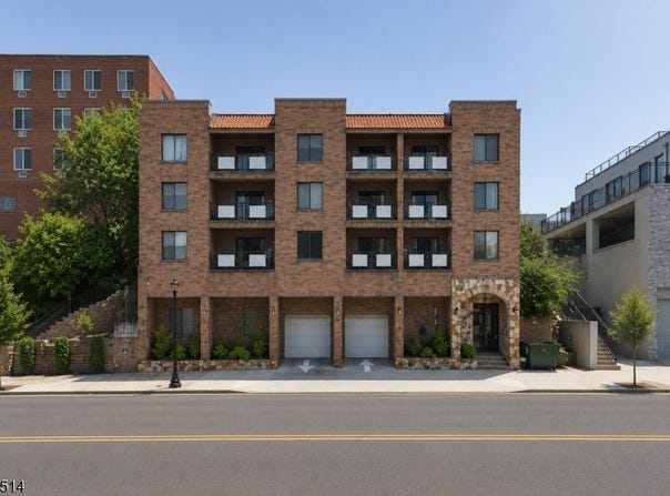 1906 Paterson Plank Rd Unit3A, North Bergen Twp., NJ 07047-1900
