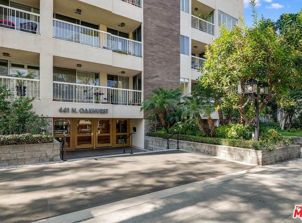 441 N Oakhurst Dr, Beverly Hills, CA 90210