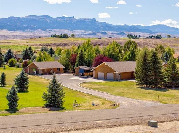 19 Diamond View Rd, Cody, WY 82414