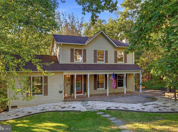 324 OVERLOOK Drive, CROSS JUNCTION, VA 22625
