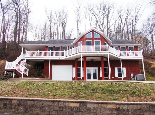 696 Stirling Rd, CAMDEN, TN 38320