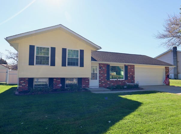 230 Williamsburg Lane, Lancaster, OH 43130