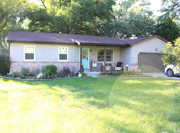 9919 Minx Rd, Temperance, MI 48182