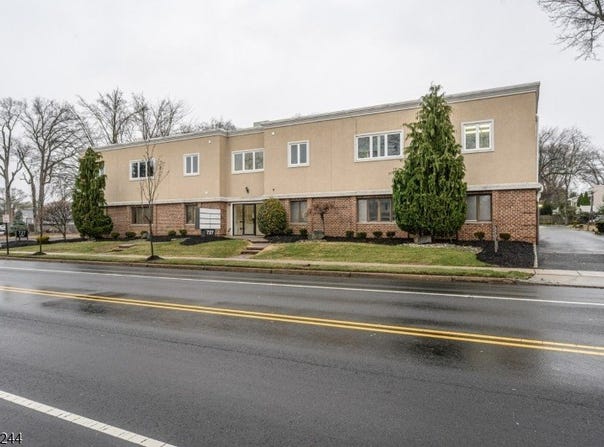 727 Raritan Rd, Clark Twp., NJ 07066-2229