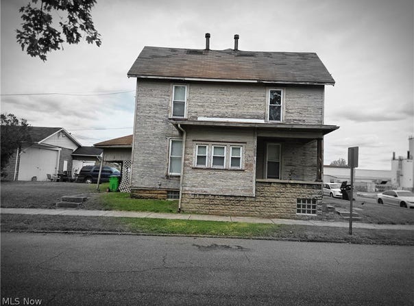 369/371 5th, Coshocton, OH 43812