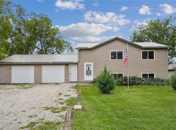 605 North St, Brandon, IA 52210