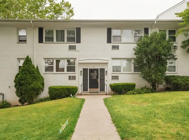 90 Avon Circle, Port Chester, NY 10573
