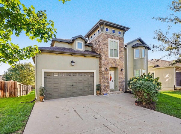 926 Drum Drive, Lawrence, KS 66049