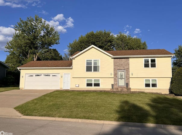 *** ***, Belle Plaine, IA 52208
