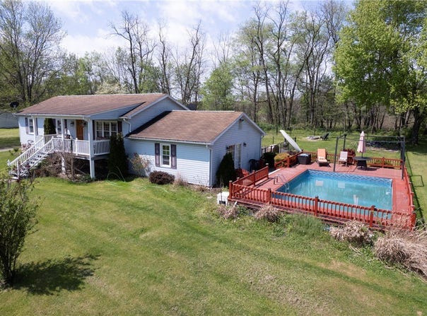 1611 Oneida Valley Rd, Chicora, PA 16025