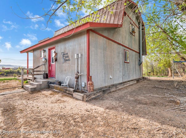 582 1600 Road, Delta, CO 81416