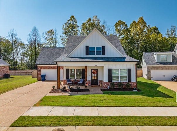 6099 Hickory Point Drive, Walls, MS 38680