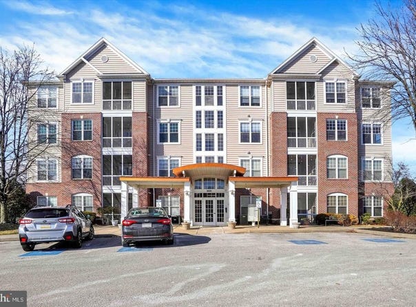 1010 CREST Way, YORK, PA 17403