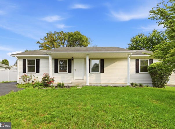 303 HACKBERRY Drive, STEPHENS CITY, VA 22655