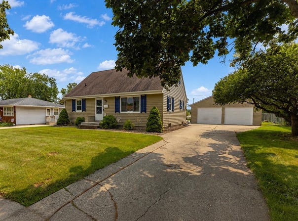 123 JEAN Street, COMBINED LOCKS, WI 54113