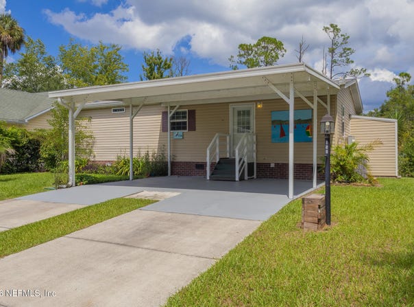 156 LAKE MARGO Drive, Satsuma, FL 32189