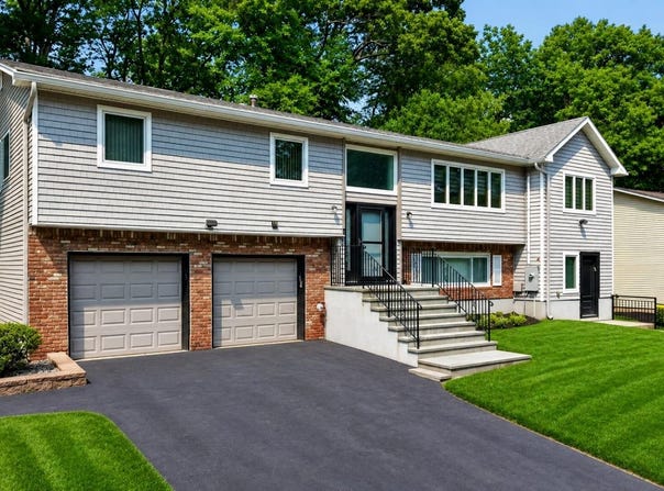 10 Sam Law Drive, Monsey, NY 10952