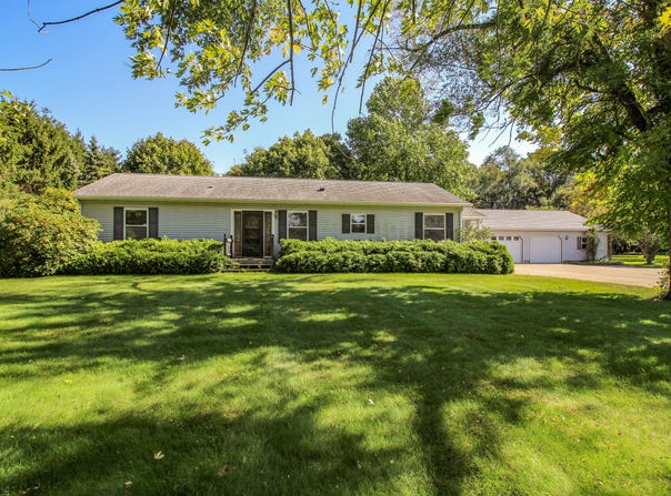 1115 Elm Street, Three Rivers, MI 49093