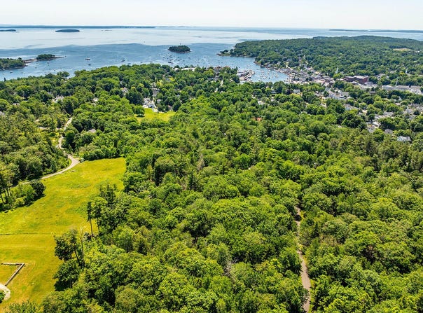 Mountain Arrow Drive Upper lot, Camden, ME 04843
