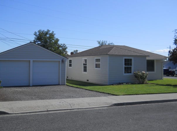 1310 Heffron Street, Sunnyside, WA 98944