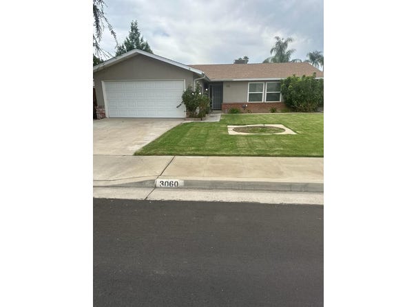 3060 Sylmar Avenue, Clovis, CA 93612