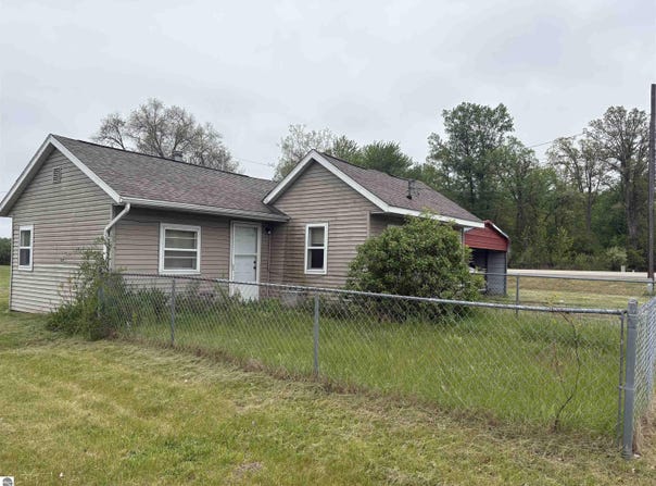 3988 W Isabella Road, Shepherd, MI 48883