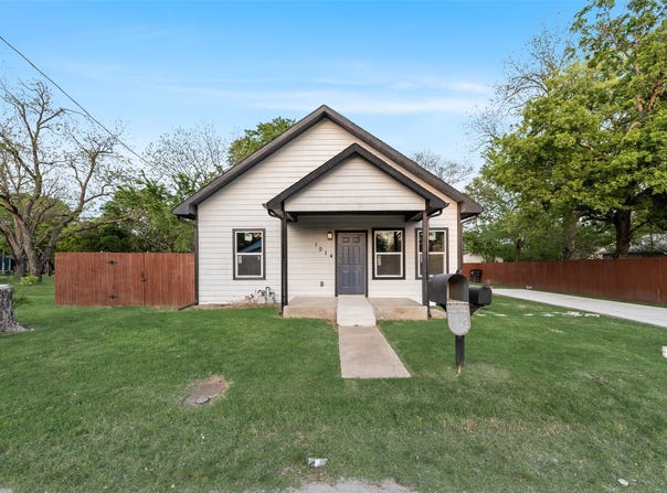 1014 Trinity Street, Cleburne, TX 76031