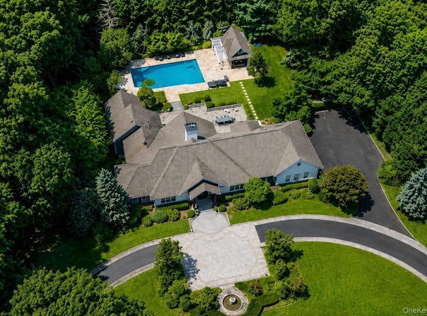 537 Split Rock Road, Syosset, NY 11791