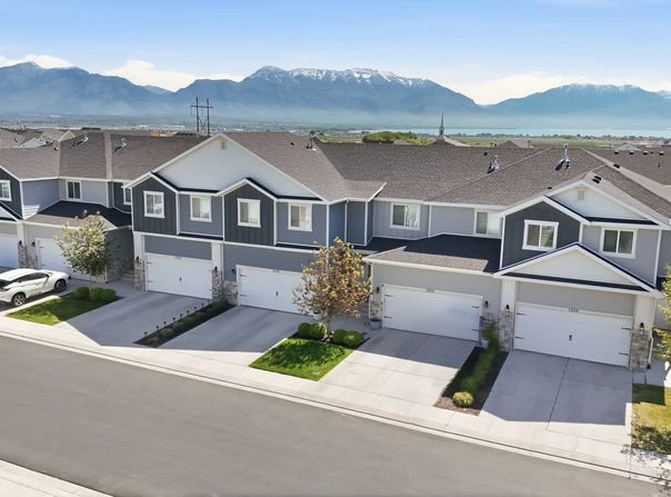7228 N CLOVER LEAF Ln, Eagle Mountain, UT 84005