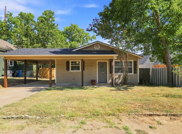 217 E Hull Street, Denison, TX 75021