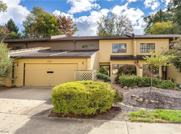 782 Hampton Ridge Drive, Akron, OH 44313