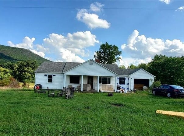 2185 Flat Rock Road, Pinnacle, NC 27043