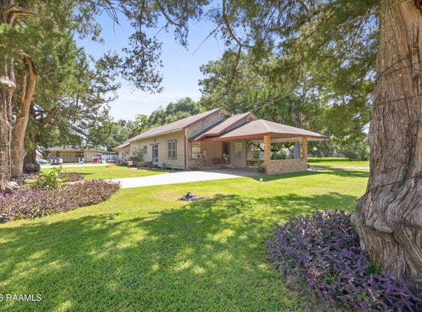 310 E Branche Street, Rayne, LA 70578