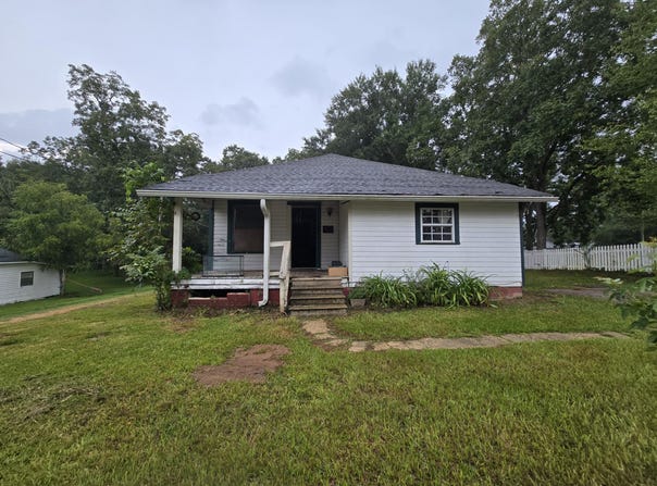 523 E College Ave, Wiggins, MS 39577