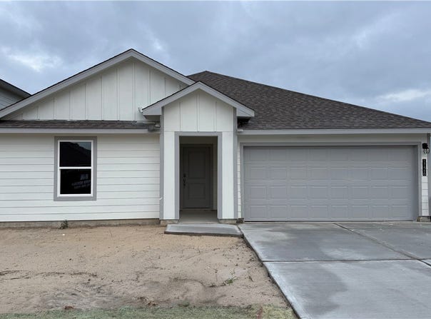 1126 Brasel Drive, Aransas Pass, TX 78336