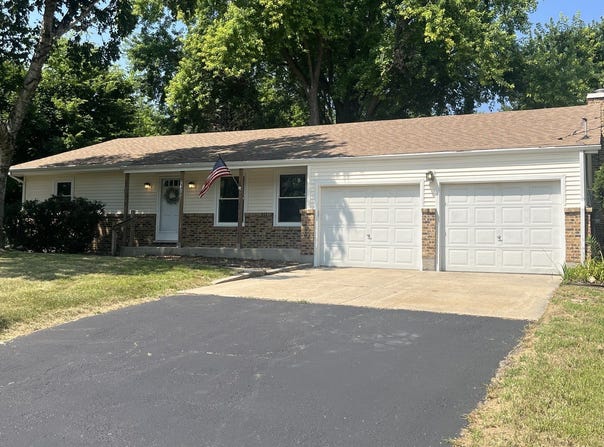 7S410 Midfield Drive, Aurora, IL 60506