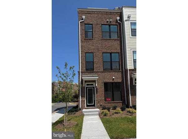 13797 CHRISSWIND Avenue, WOODBRIDGE, VA 22191