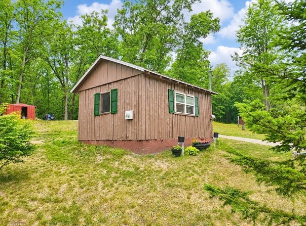 303 N Beverly Drive, Harrison, MI 48625