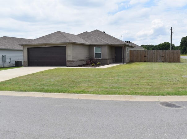 45 Oak Leaf Drive, Conway, AR 72032