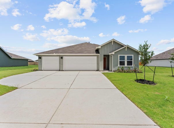 426 Kolbo Crossing Cv, Lockhart, TX 78644